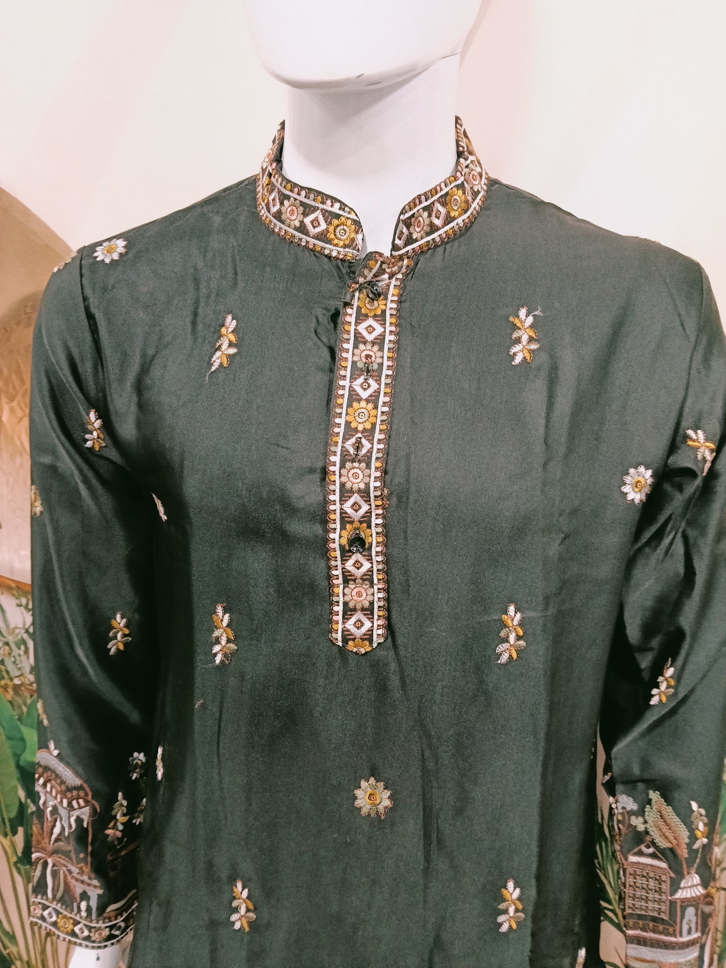 Elegant Black Men's Kurta with Delicate Heritage Border