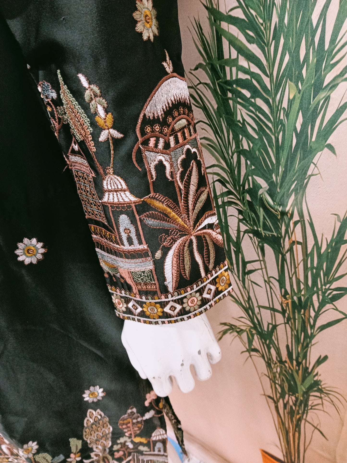 Elegant Black Men's Kurta with Delicate Heritage Border